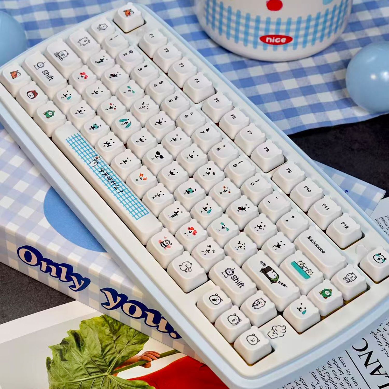Kawaii Cartoon Joke Bear PBT K - Gaming Keyboard Ergo recension och pris